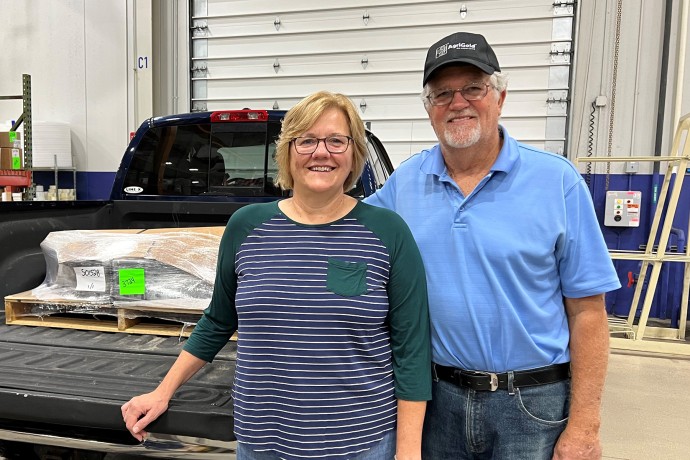 KX7 Donation Benefits WI FFA Alumni and Illinois Farmers
